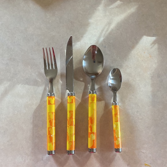 Versatile Mickey utensil set - Picture 2 of 6